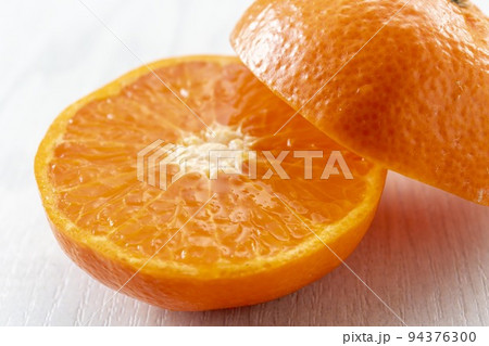 新鮮で美味しい蜜柑 94376300