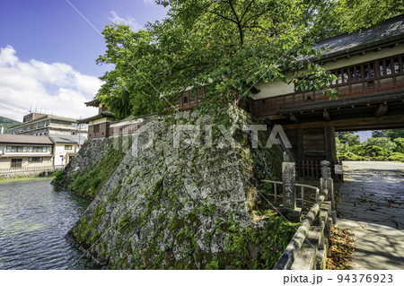 諏訪高島城　冠木門から角櫓　長野県諏訪市 94376923