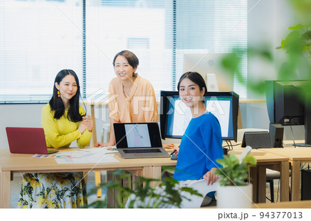 アパレル デザイン会社 アパレル デザイン会社 94377013