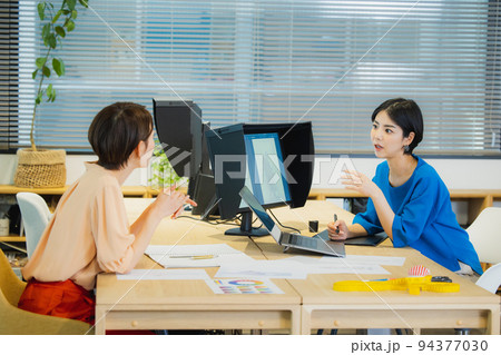 アパレル　デザイン会社 94377030