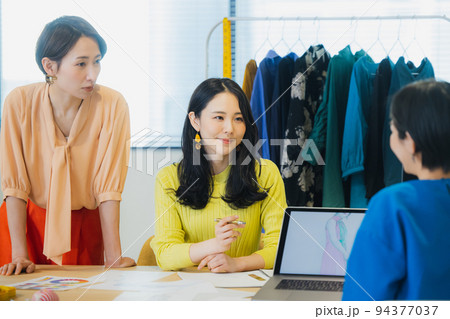 アパレル デザイン会社 アパレル デザイン会社 94377037