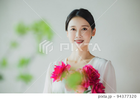 女性 ビューティ 花 女性 ビューティ 花 94377320