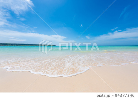 宮古島の美しい海と与那覇前浜のビーチ 宮古島の美しい海と与那覇前浜のビーチ 94377346