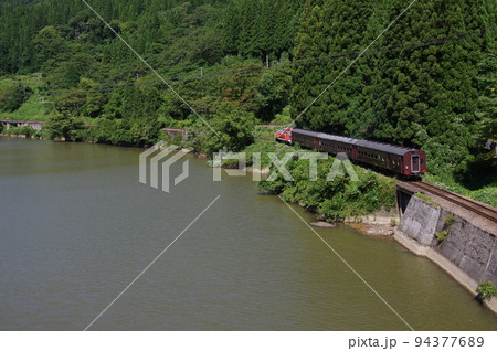 只見線 只見川沿いを行く旧型客車 10 只見線 只見川沿いを行く旧型客車 10 94377689