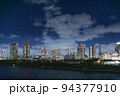 東京の湾岸エリアの夜景 94377910