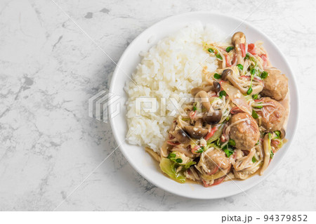 肉団子の餡かけライス 肉団子の餡かけライス 94379852