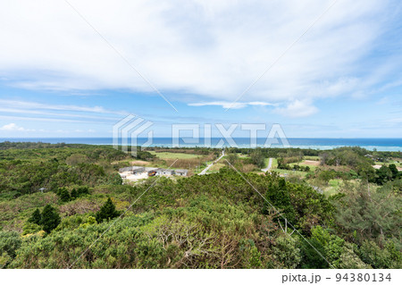 沖縄県・多良間島・八重山遠見台からの景色 沖縄県・多良間島・八重山遠見台からの景色 94380134