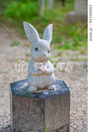 出雲大社 うさぎ ウサギ 兎 石像（島根県出雲市）の写真素材 [94380662