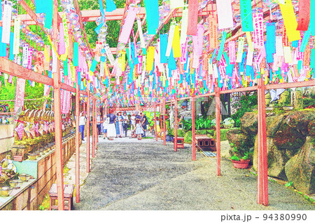 福岡県篠栗町の真言宗御室派山王寺の風鈴祭り 94380990