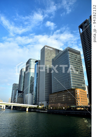 大阪中之島 田蓑橋からの都市風景 大阪中之島 田蓑橋からの都市風景 94382132