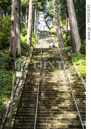 身延山久遠寺菩提梯 94382932