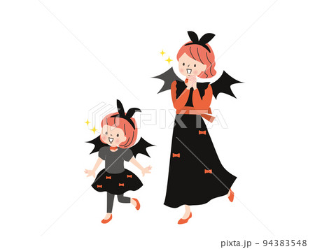 ハロウィンでドラキュラの仮装を楽しむかわいい親子 94383548