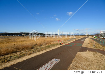 府中四谷橋とサイクリングロード 94384221
