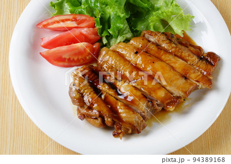 若鳥のモモ肉照焼 若鳥のモモ肉照焼 94389168