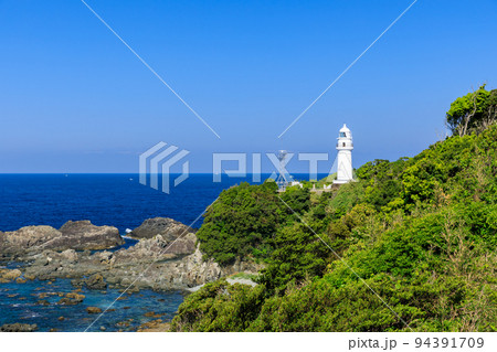 和歌山_絶景の潮岬灯台風景 94391709