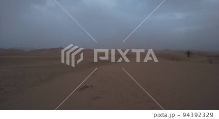 【モロッコ　メルズーカ】サハラ砂漠　2019年9月に撮影 94392329