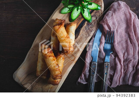 deep fried spring rolls, Por Pieer Tod or Fried spring rolls (Thai Spring Roll) Snacks and snacks that are popular with Thai and Chinese people. High quality photo deep fried spring rolls, Por Pieer Tod or Fried spring rolls (Thai Spring Roll) Snacks and snacks that are popular with Thai and Chinese people. High quality photo 94392383
