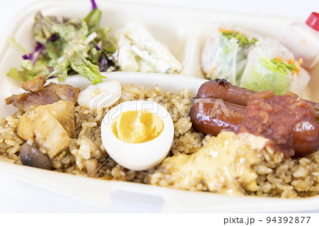 テイクアウトの美味しいナシゴレン弁当 94392877
