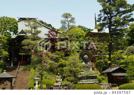 岩殿山安楽寺(吉見観音)、阿弥陀如来坐像と本堂と三重塔【埼玉県吉見町】 岩殿山安楽寺(吉見観音)、阿弥陀如来坐像と本堂と三重塔【埼玉県吉見町】 94397597