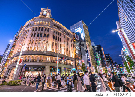 日本の東京都市景観 8週世界最多・死者数5週世界2番目。銀座はコロナ禍前の人出＝9月16日 94402019