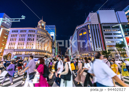日本の東京都市景観 8週世界最多・死者数5週世界2番目。銀座はコロナ禍前の人出＝9月16日 94402027