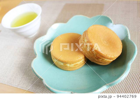 お茶と太鼓焼き お茶と太鼓焼き 94402769