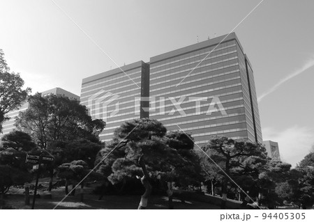 法務省・検察庁（中央合同庁舎第6号館／モノクロ） 94405305