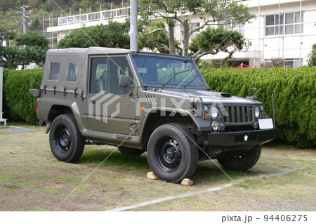 駐車中の陸上自衛隊車両 駐車中の陸上自衛隊車両 94406275