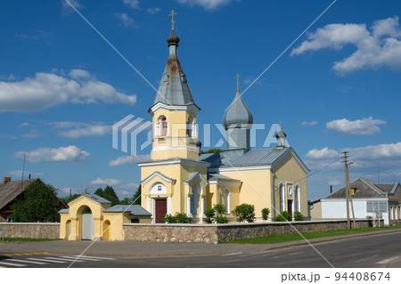 Old ancient othodox Church of the Holy Life-Giving Trinity in Porozovo, Grodno region, Belarus. 94408674