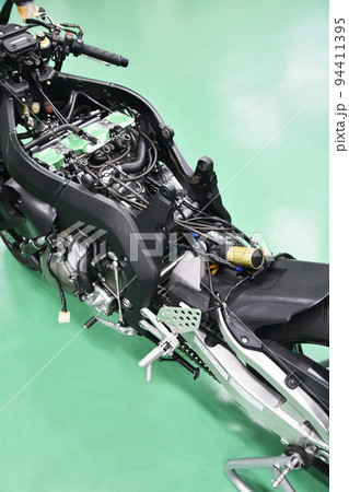 整備中の大型バイク 整備中の大型バイク 94411395