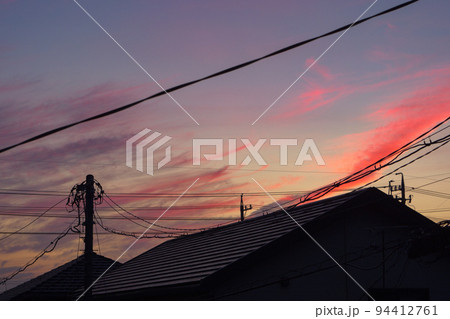 静岡 清水 2022/09/14 5:11 自宅の東方向の窓からの日の出 静岡 清水 2022/09/14 5:11 自宅の東方向の窓からの日の出 94412761