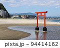 福島県いわき市勿来海水浴場の鳥居 94414162
