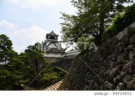 夏の高知城 94414652