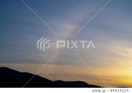 秋の銭函海岸の夕日 94415224