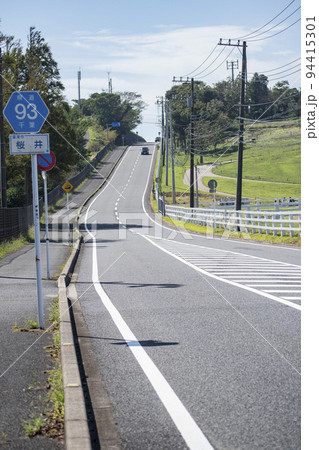 晴れた日の千葉の道路 94415301