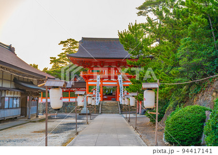 日御碕神社 楼門(島根県出雲市) 日御碕神社 楼門(島根県出雲市) 94417141