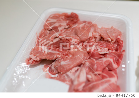 豚肉のこま切れ 94417750