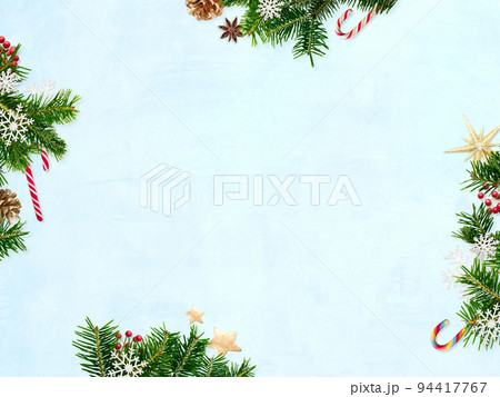 さわやかなクリスマスの背景素材 94417767