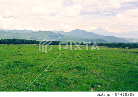 八ヶ岳まきば公園と富士山 八ヶ岳まきば公園と富士山 94418288