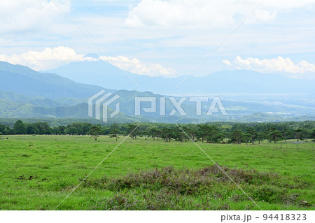 八ヶ岳まきば公園と富士山 八ヶ岳まきば公園と富士山 94418323