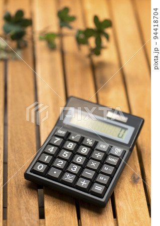 計算イメージ　電卓 94418704