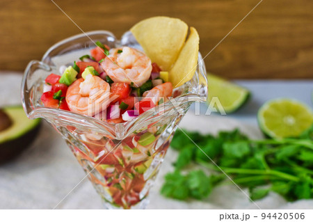 メキシコ料理のセビーチェ 94420506