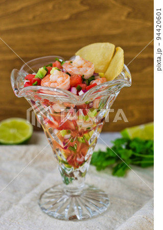 メキシコ料理のセビーチェ 94420601