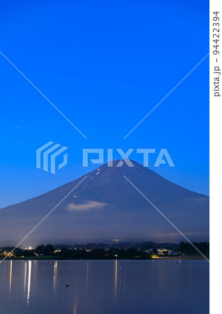 山梨河口湖_夏富士の夜明け 94422394