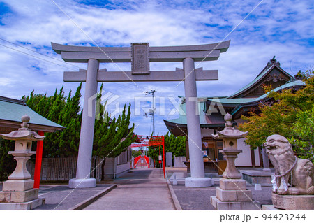 二日間しか渡れない津島神社　二日間しか営業しない駅　JR津島ノ宮駅 94423244