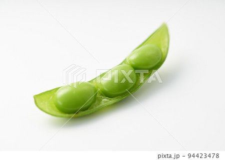 枝豆を白背景で 枝豆を白背景で 94423478