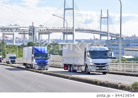大型トラック　物流　イメージ 94423654