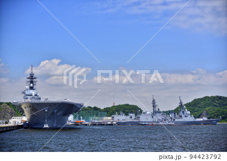 【神奈川】横須賀　ヴェルニー公園から見た風景 94423792