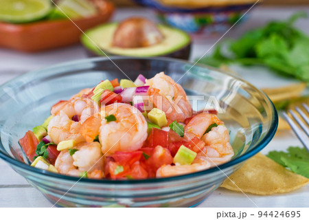 メキシコ料理のセビーチェ 94424695