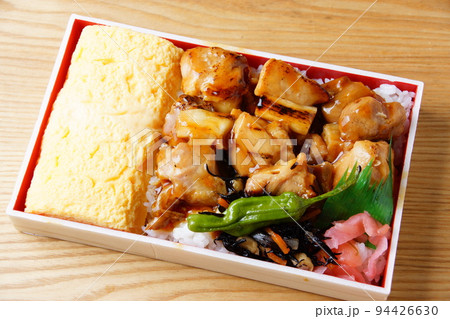 焼鳥弁当 出し巻き 焼鳥弁当 出し巻き 94426630